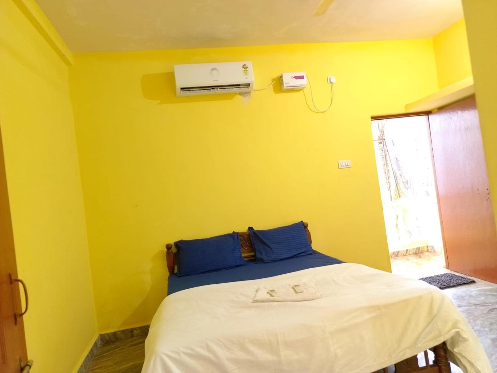 One Love Guest House Morjim Luaran gambar