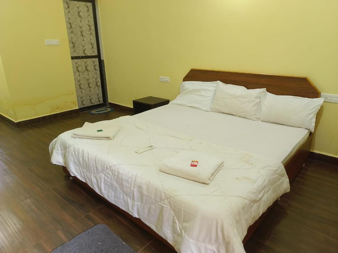 One Love Guest House Morjim Luaran gambar