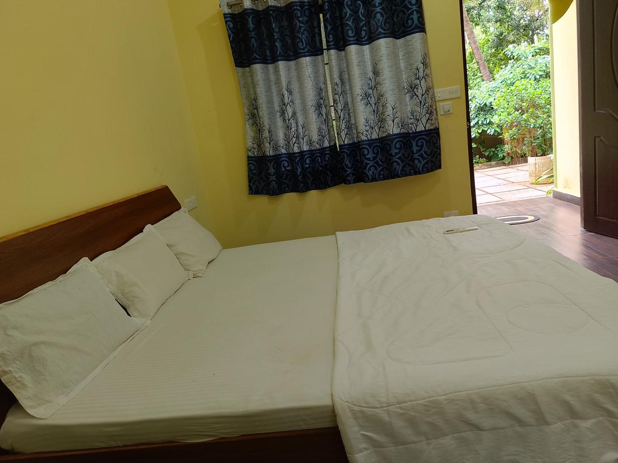 One Love Guest House Morjim Luaran gambar