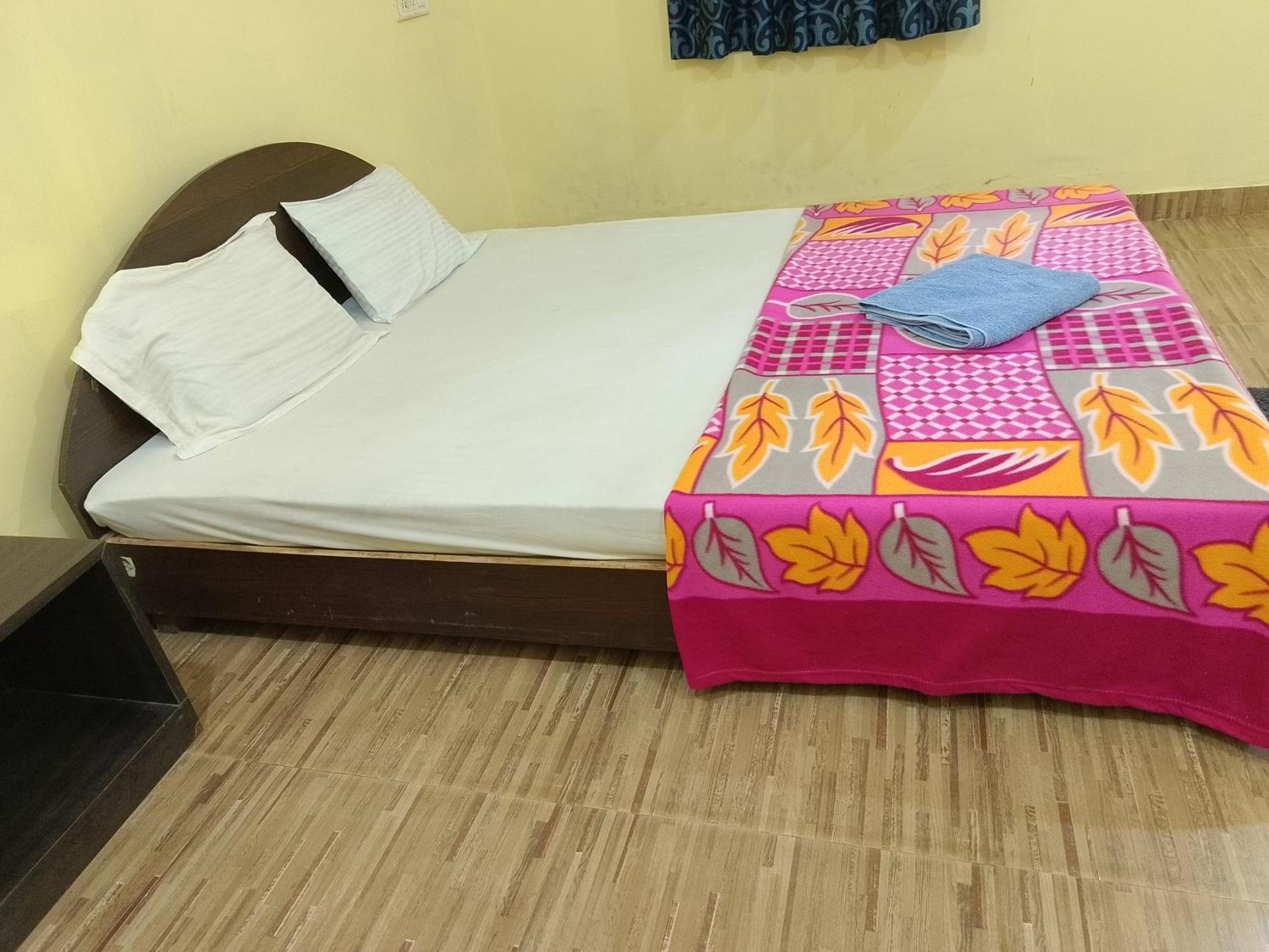 One Love Guest House Morjim Luaran gambar