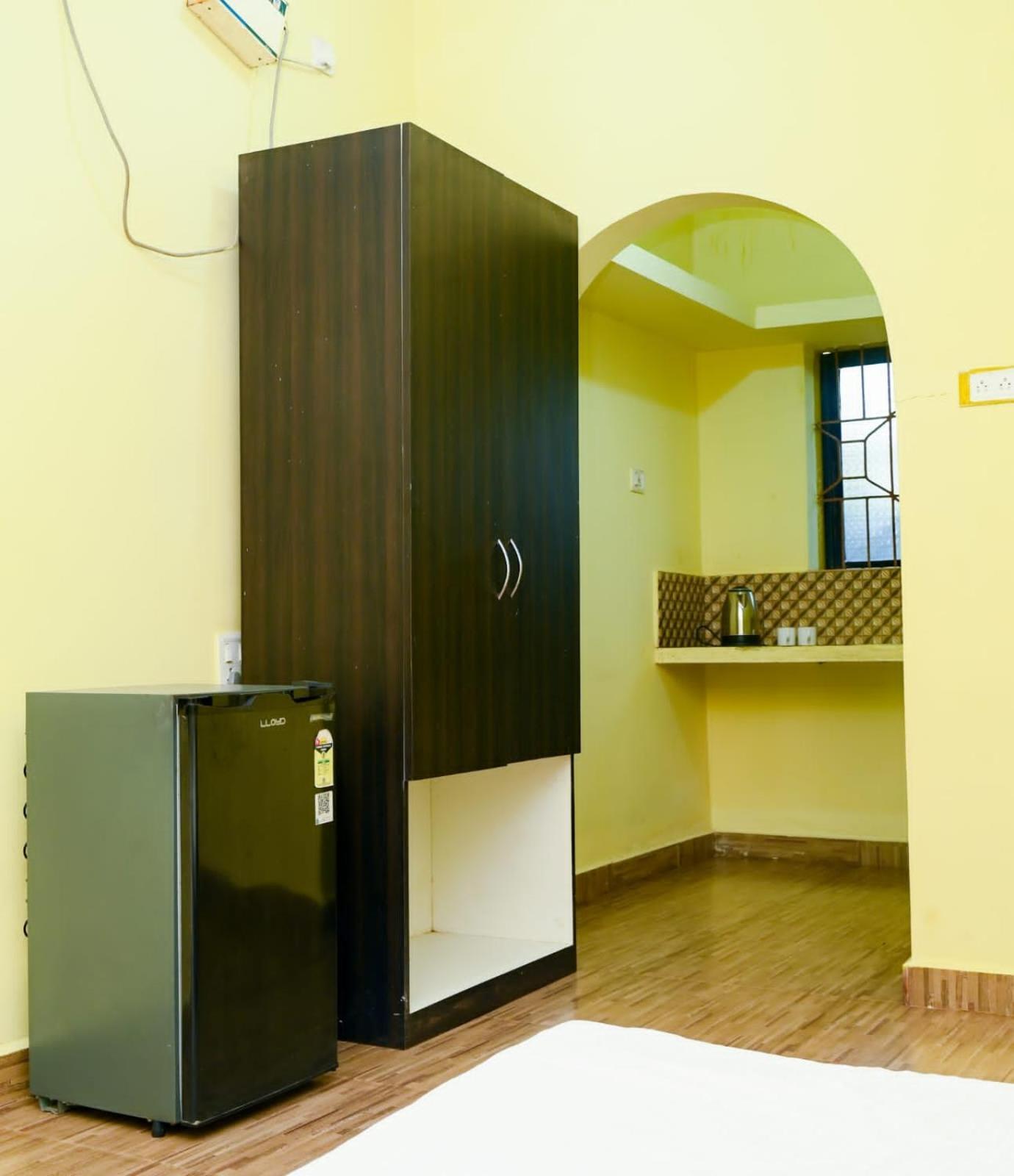 One Love Guest House Morjim Luaran gambar