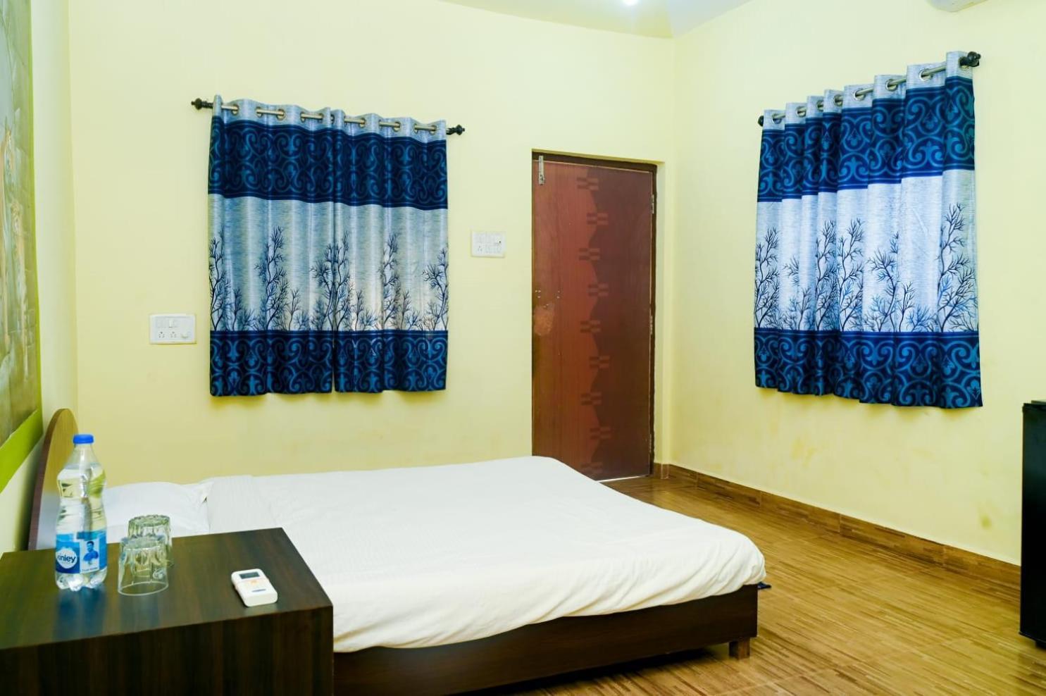 One Love Guest House Morjim Luaran gambar